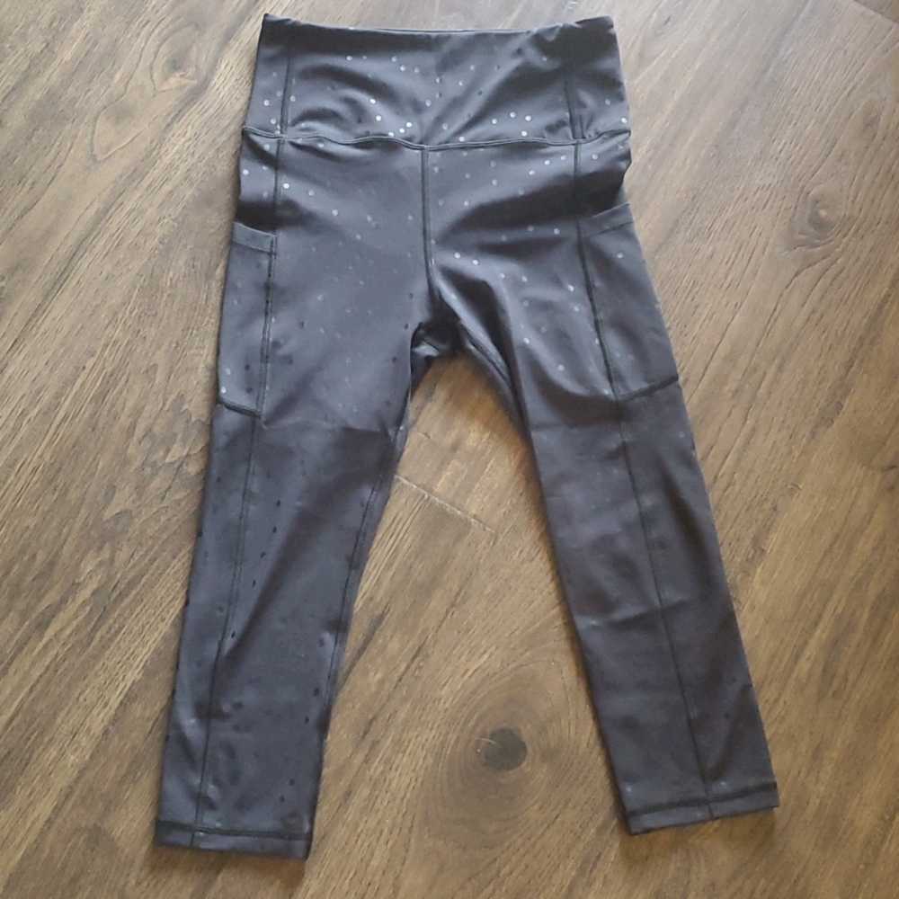 Like New Maven Thread Capri Leggings